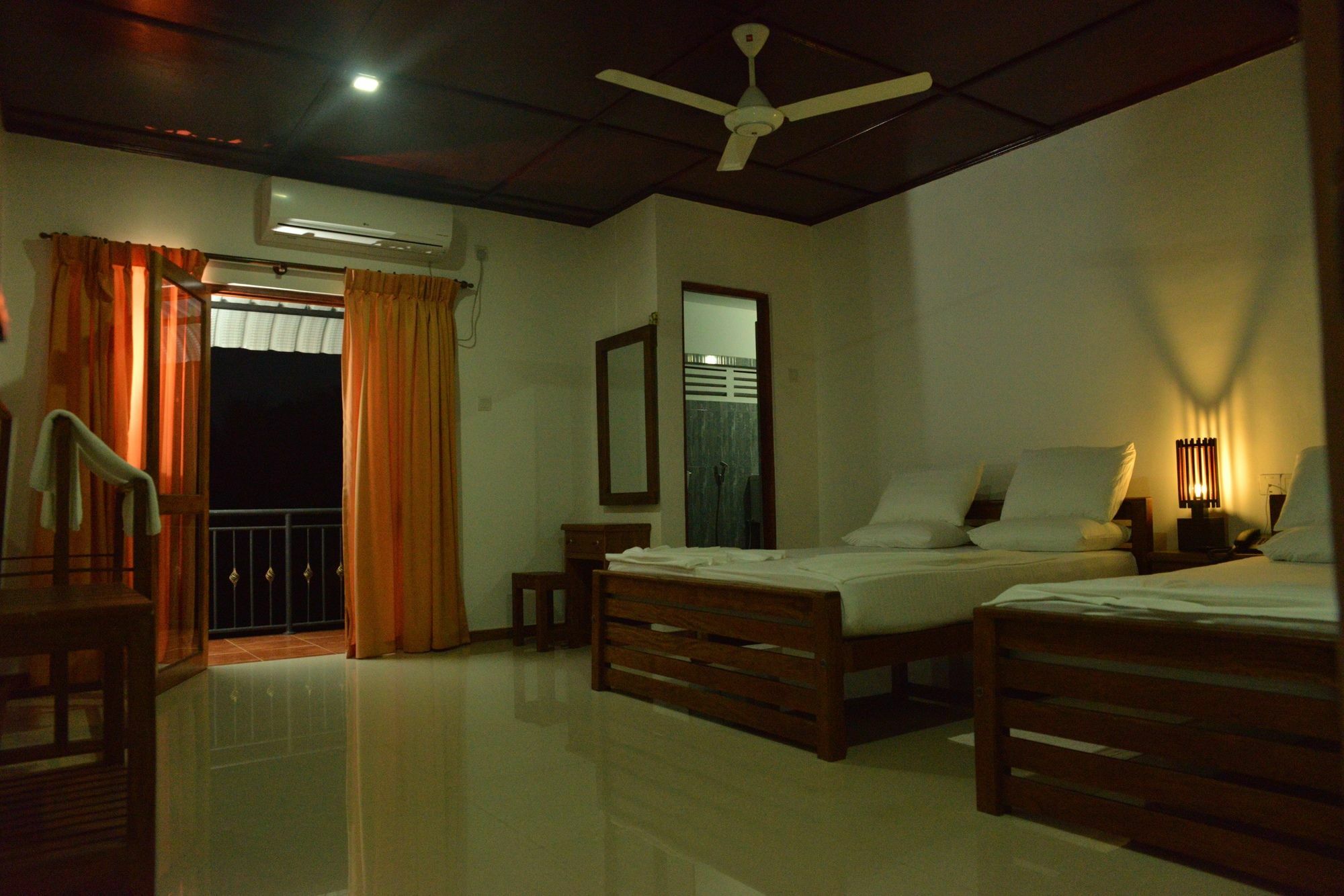 Rajarata Family Resort Anuradhapura Eksteriør billede